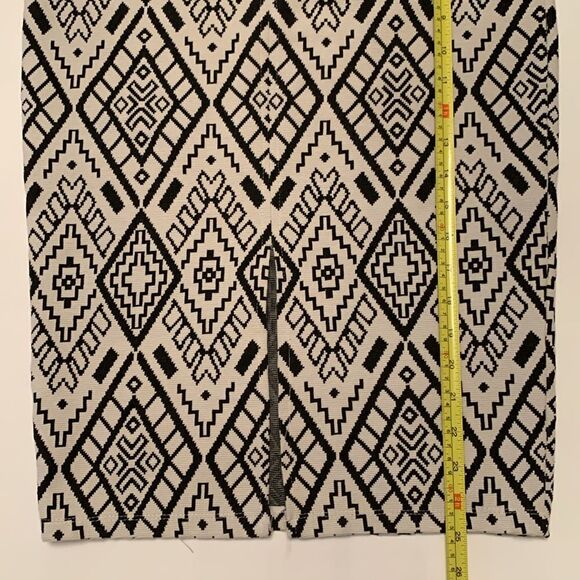 Zara Aztec Print White Black High Waisted Midi Pencil Skirt Size L - Picture 5 of 6